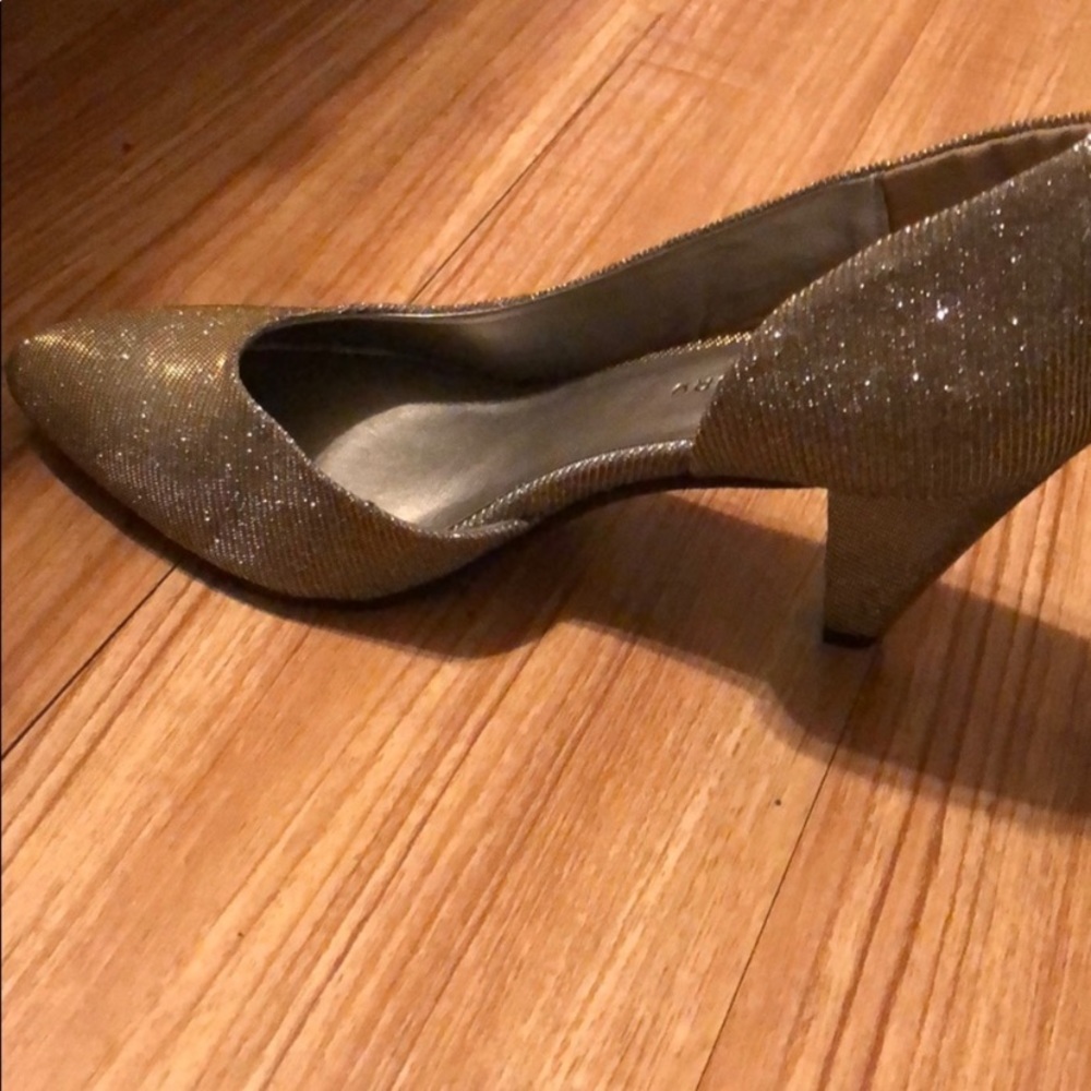 Chinese Laundry Heels - Picture 4 of 5